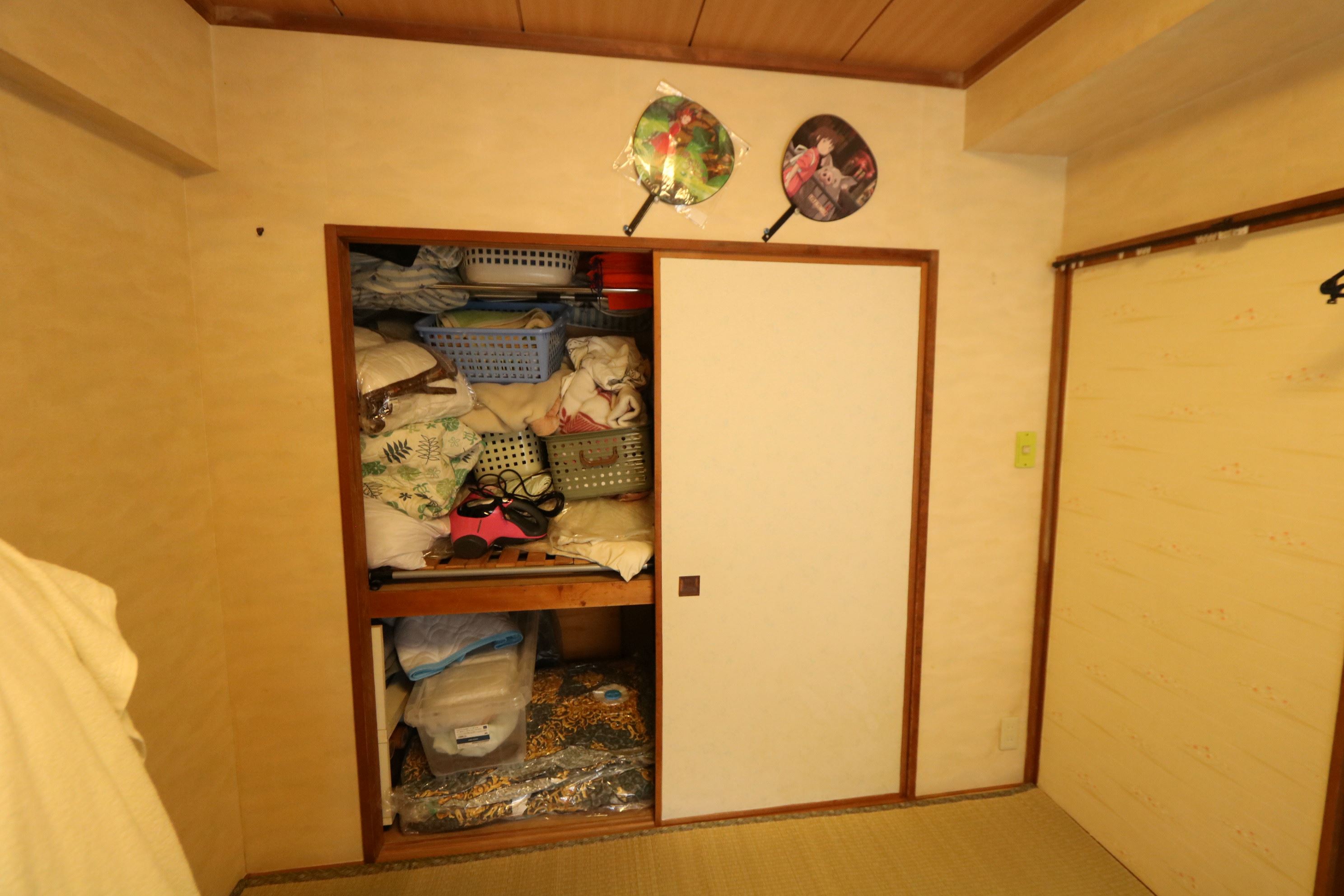 使いやすい３連ピポット・フルオープン兼用クローゼット